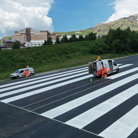 Marquage au sol des aéroports, piste de décollage et attérissage