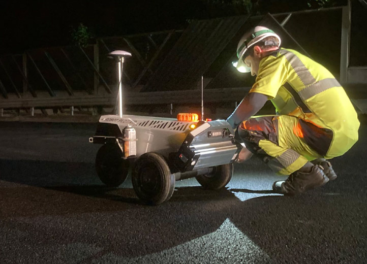 operation-marquage-sur-l-A7-marquage-au-sol-des-autoroutes-26-05-25-1 Nos équipes de l’agence Ardèche-Drôme ont récemment réalisé le marquage définitif de la chaussée sur l’A7