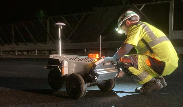 Nos équipes de l’agence Ardèche-Drôme ont récemment réalisé le marquage définitif de la chaussée sur l’A7, à proximité de Saint-Rambert d’Albon.