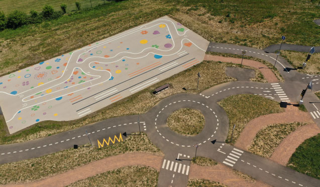 Nos équipes de l’agence Normandie ont récemment réalisé un projet sportif d’envergure : la création d’un pumptrack à Grand-Couronne (76