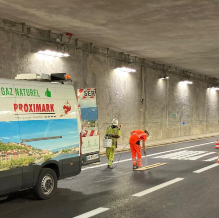 un-chantier-de-marquage-a-echirolles-marquage-routier-isere-rhone-alpes-carre Un chantier de marquage à Échirolles, marquage routier Isère