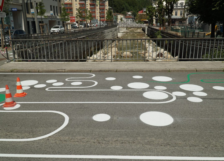 L'Échappée Bienne : un marquage design pour une nouvelle voie douce à Morez