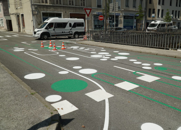L'Échappée Bienne : un marquage design pour une nouvelle voie douce à Morez