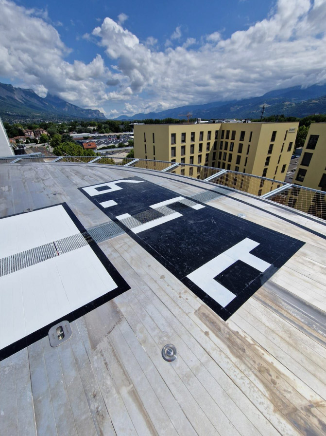 un-chantier-hors-norme-pour-notre-agence-d-isere-marquage-heliport-isere-29-07-25-3 Un chantier hors norme pour notre agence d’Isère