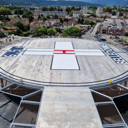 un-chantier-hors-norme-pour-notre-agence-d-isere-marquage-heliport-isere-29-07-25-carre Un chantier hors norme pour notre agence d’Isère