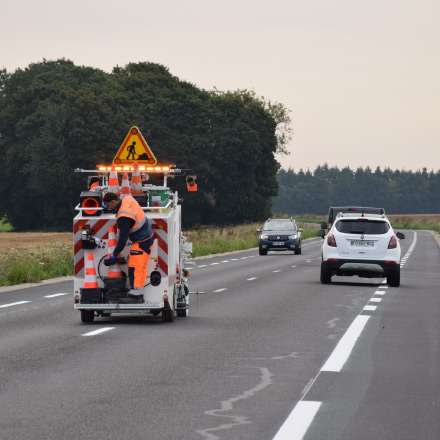 Entreprise de signalisation routière, hélios sécurise les routes et autoroutes