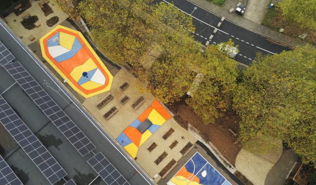 Des cours d’école transformées en Normandie