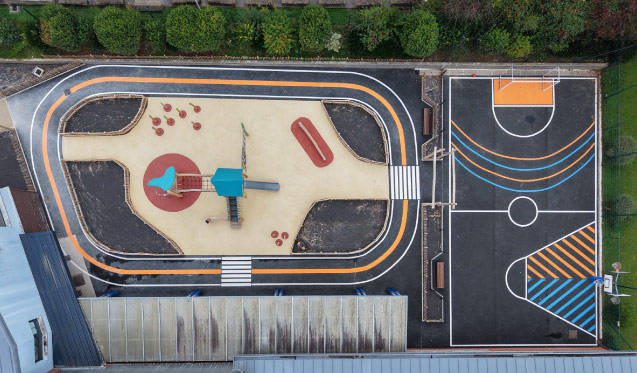 Des cours d’école transformées en Normandie