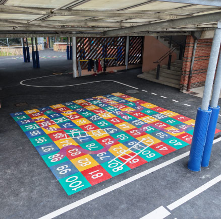 Des cours d’école transformées en Normandie