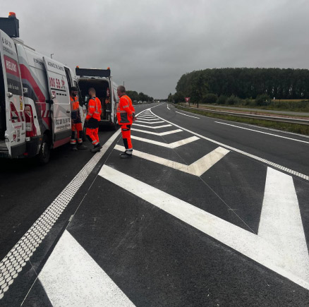 un-marquage-routier-entre-deux-averses-carre Un marquage routier entre deux averses