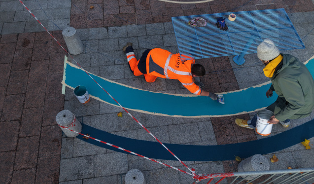 Fresque colorée sur la place Saint-Marc à Rouen