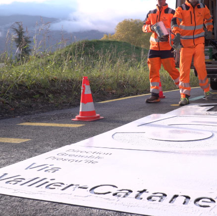 Une signalisation à perte de vue sur la RD77