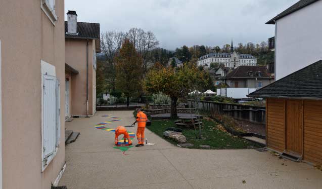 HÉLIOS met des couleurs à l’école de Saint-Laurent-du-Pont