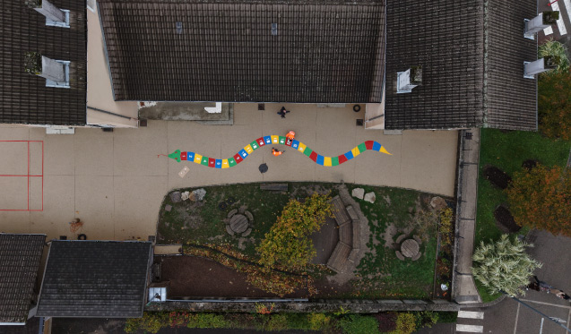 HÉLIOS met des couleurs à l’école de Saint-Laurent-du-Pont