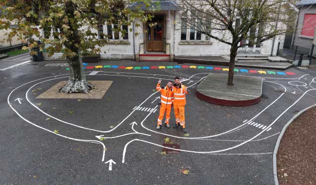 Des cours d’école transformées en Normandie