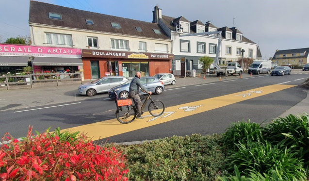 Des pistes cyclables plus visibles et plus sûres l'entreprise de marquage au sol Hélios