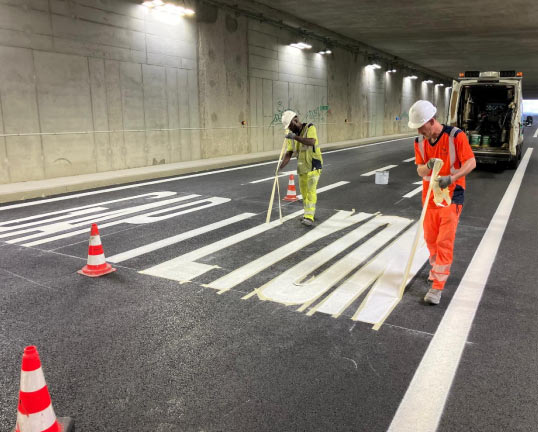 Marquage routier : un élément essentiel de la sécurité et de la lisibilité des routes et autoroutes