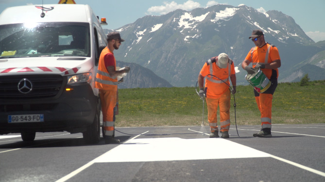 Une mobilisation coordonnée pour un marquage de précision